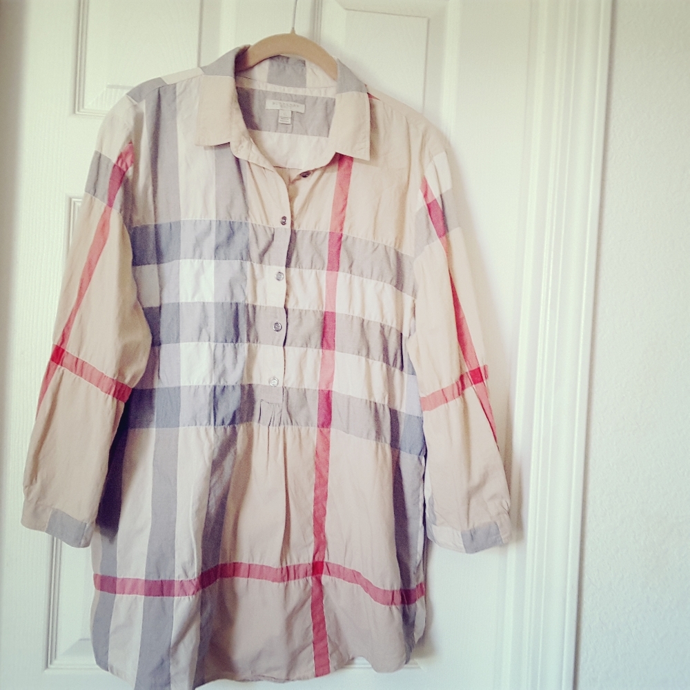 Women's Burberry top